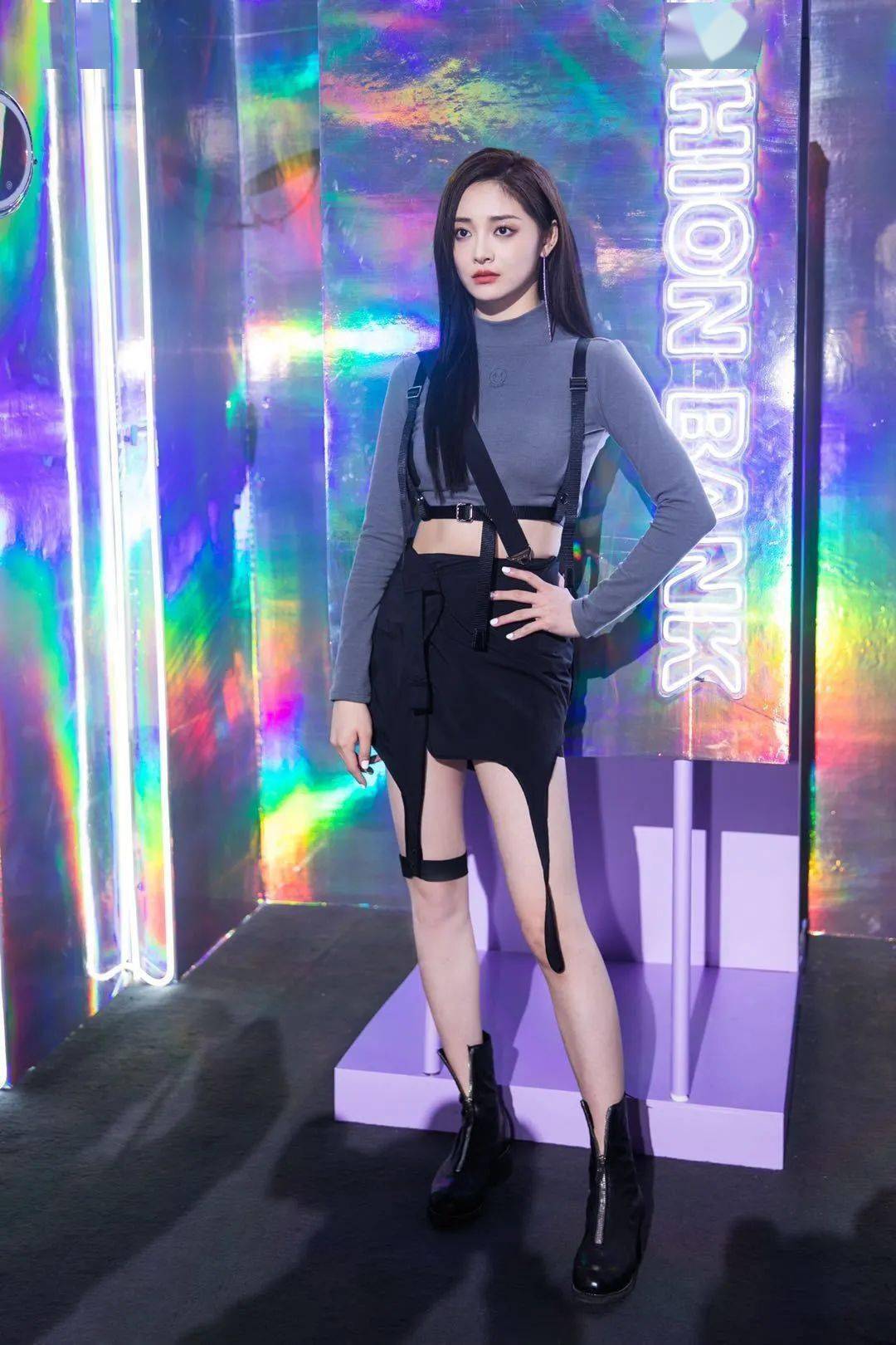 跟着angelababy,王琳凯以及虞书欣一起跨入新的次元吧