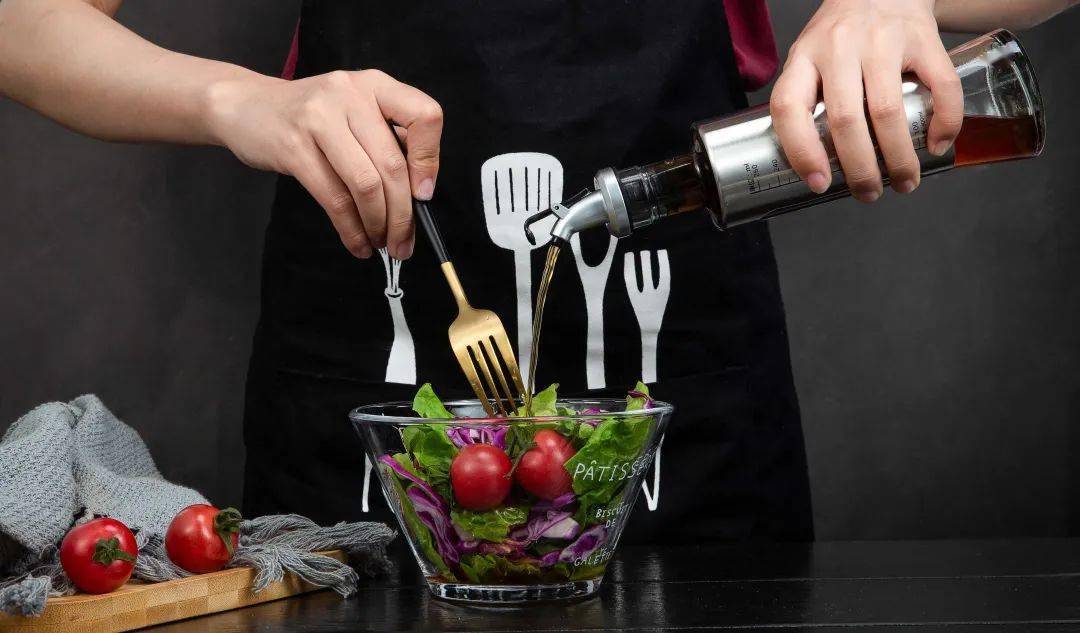 玻璃瓶|暗藏5处「机关」！解决厨房一顽疾...远离致癌风险这只中国造的10多块钱玻璃瓶