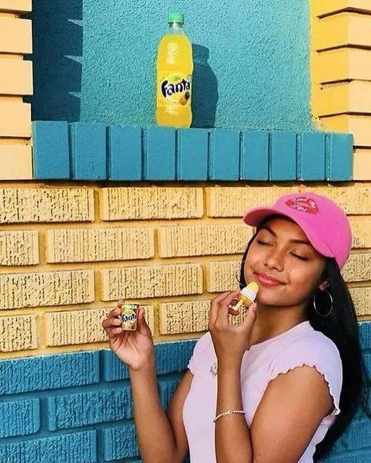 可口可乐|会玩!可口可乐竟开始做唇膏?!连接吻都是汽水味儿~