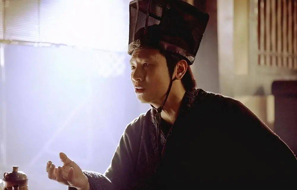 蒙恬|扶苏身边有蒙恬，还有三十万的秦军，为何仅凭圣旨就自杀了？