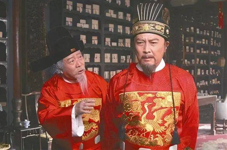 海瑞|海瑞一生清廉没能挽救大明，张居正半生贪腐却主导了万历中兴，真的？