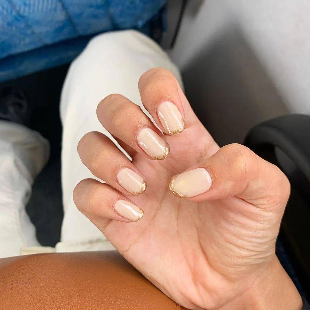 款式|每刻美丨两大流行款式的秋季美甲新鲜直达