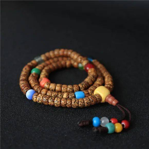 玩友|配饰顶流！有人说它是每个文玩人配串的梦想！价格却没想象中那么贵！