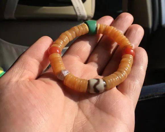 玩友|配饰顶流！有人说它是每个文玩人配串的梦想！价格却没想象中那么贵！