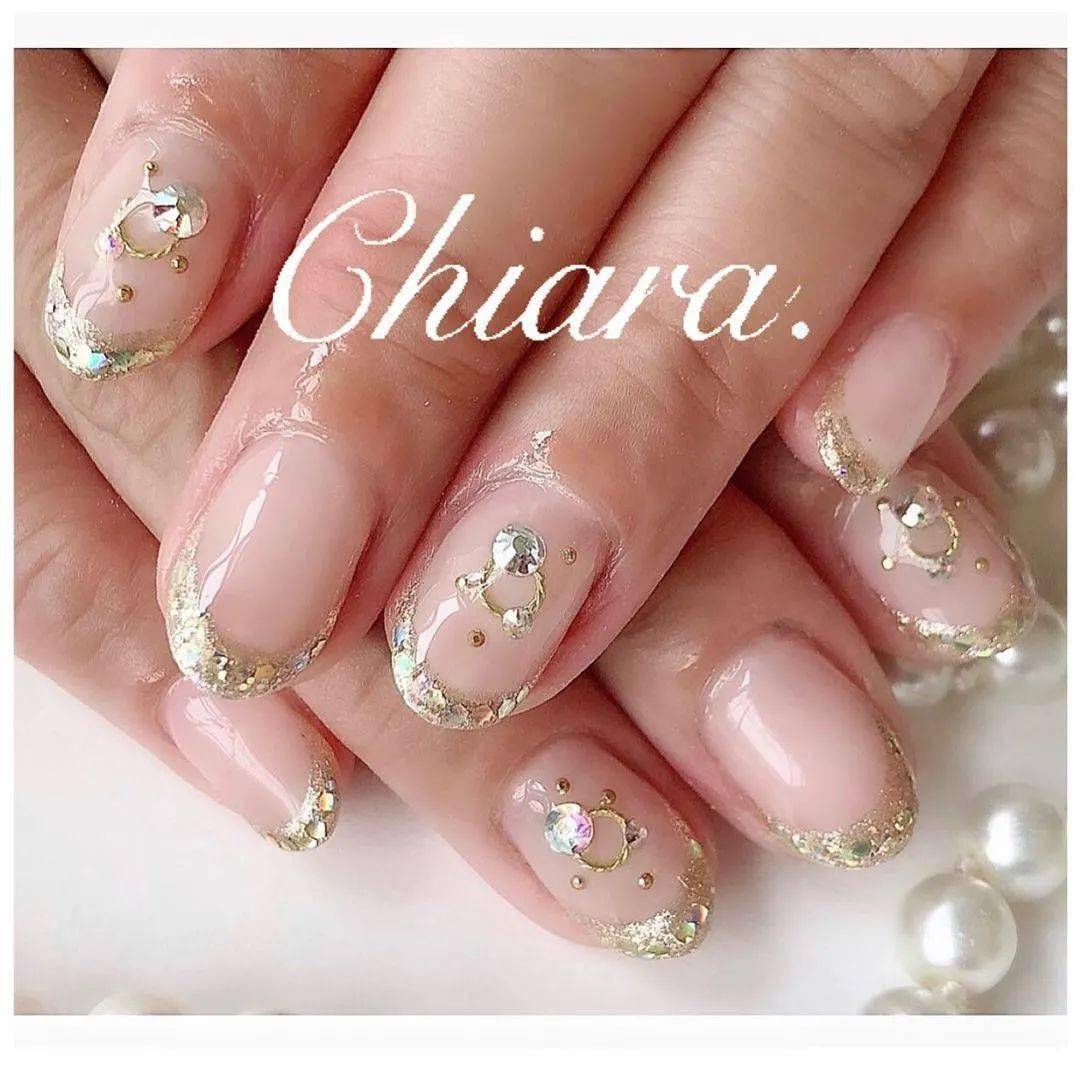 款式|每刻美丨两大流行款式的秋季美甲新鲜直达