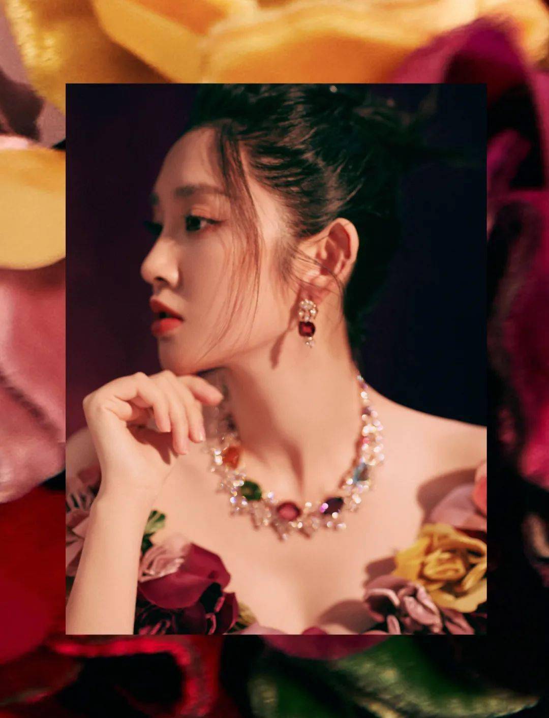 宝格丽|气哭了 | 钟楚曦戴14克拉宝格丽项链，却被上海名媛无情压制