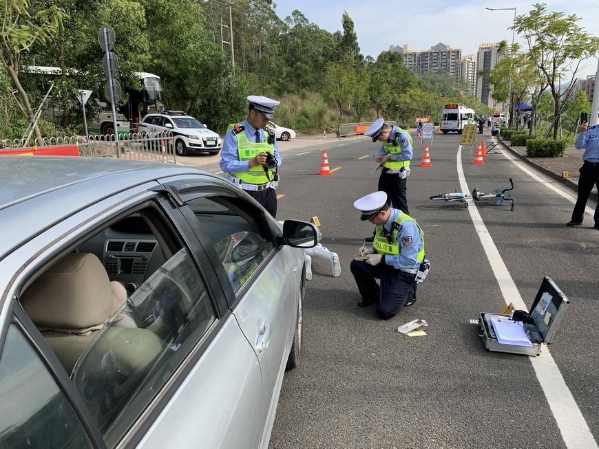 不,是比赛现场!广东交警开展道路交通事故现场勘查大比武