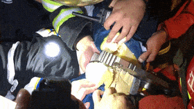 常州|真让人头大！常州一孩子不小心将头卡在了...