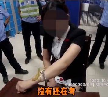 东莞一女子无证醉驾练习科目三，车主和女子均