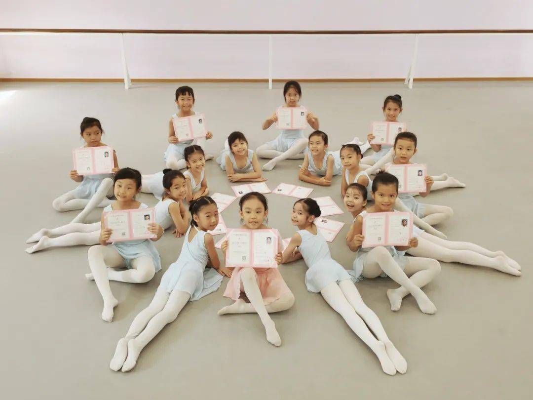 明珠芭蕾|收获的季节 最好的礼物——北京舞蹈学院芭蕾舞考级全员通过