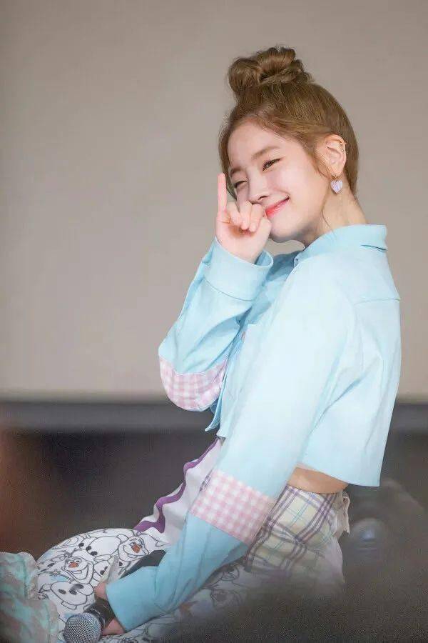 头发|2020秋季必备发色！显白、时髦还温柔100分！黄皮女孩闭眼入！