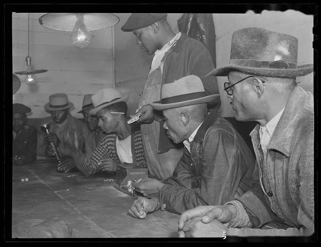 旧影拾记:1939年,美国密西西比州的黑人棉花采摘者生活掠影