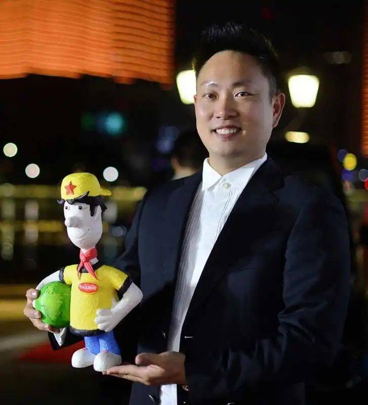 外滩|三江前浪推后浪！时尚浪潮在1844年开埠的老外滩，蜿蜒流转…