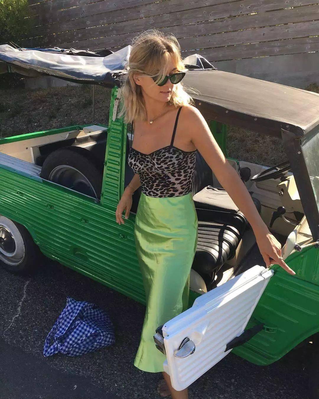 丝绸|见过世面的女人，在穿衣上都有这些特点