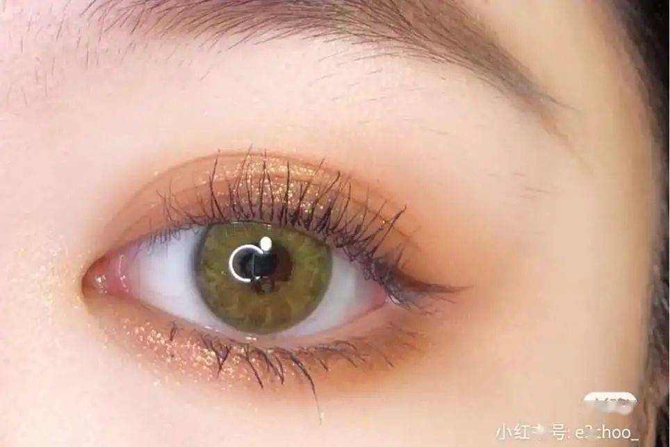 眼影|快速完妆零技巧，1分钟搞定眼影~！