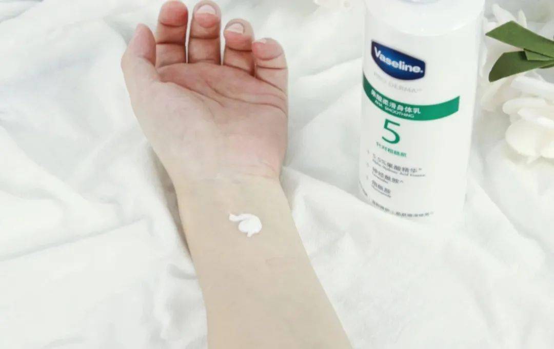 长发|太期待刘诗诗这部新剧了！及腰长发配白色衬衫裙美哭啦