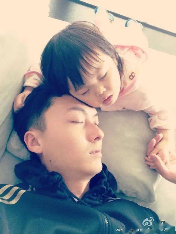 陈自瑶|王浩信陈自瑶8岁女女曝光真容，省镜啊！出道完全OK！！！