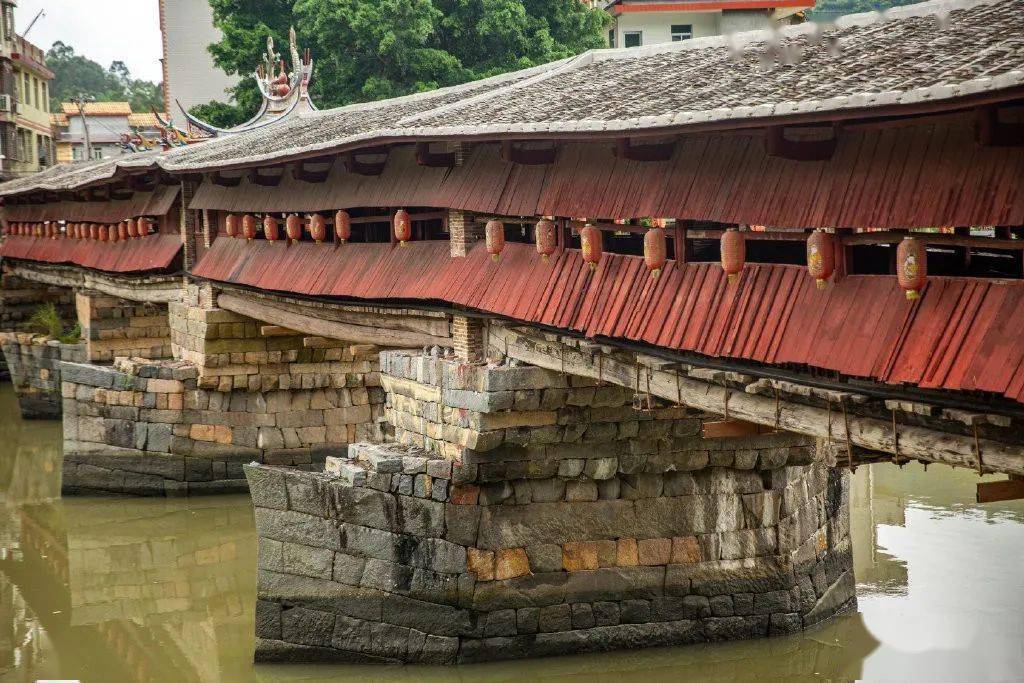 东关桥,福建省级文物保护单位,又称"通仙桥",位于永春县东关镇东美村