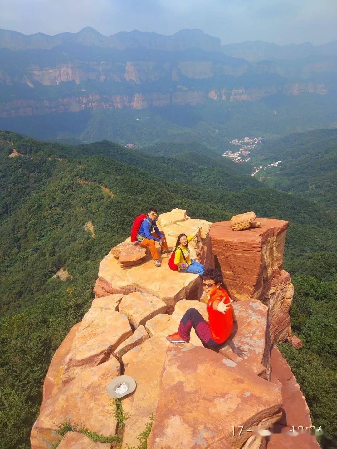 (明)郭从道九女峰景区位于嶂石岩景区东部,因九座若仙女玉立的山峰而