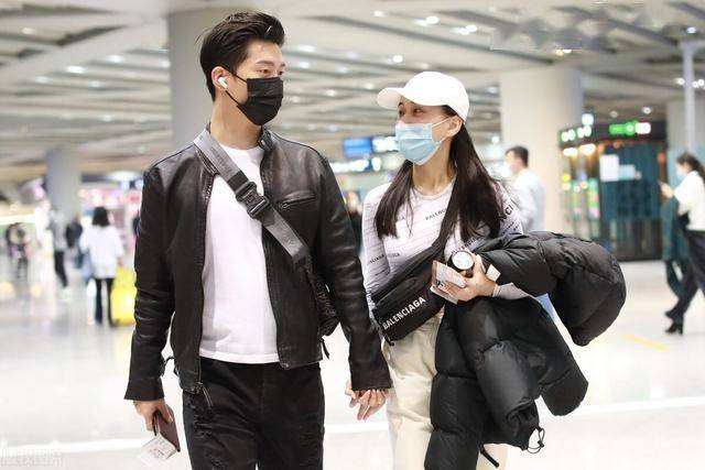 何超莲窦骁机场照片 367ba3eb08444649a26485991159eb89.jpeg