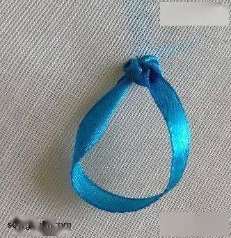 教程|丝带绣 | 奥斯汀玫瑰的绣法教程！（附:13种丝带、7种入门针法详细教程）