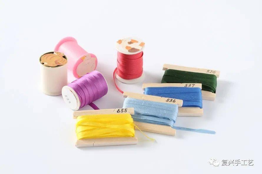 教程|丝带绣 | 奥斯汀玫瑰的绣法教程！（附:13种丝带、7种入门针法详细教程）