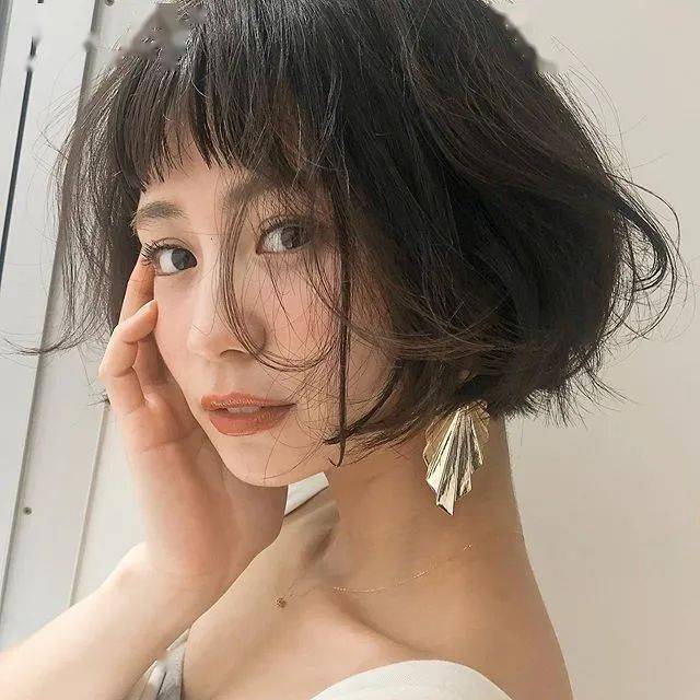 涂谁|足以让你时髦整个秋冬的棕色唇，谁涂谁好看