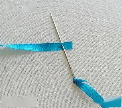 教程|丝带绣 | 奥斯汀玫瑰的绣法教程！（附:13种丝带、7种入门针法详细教程）