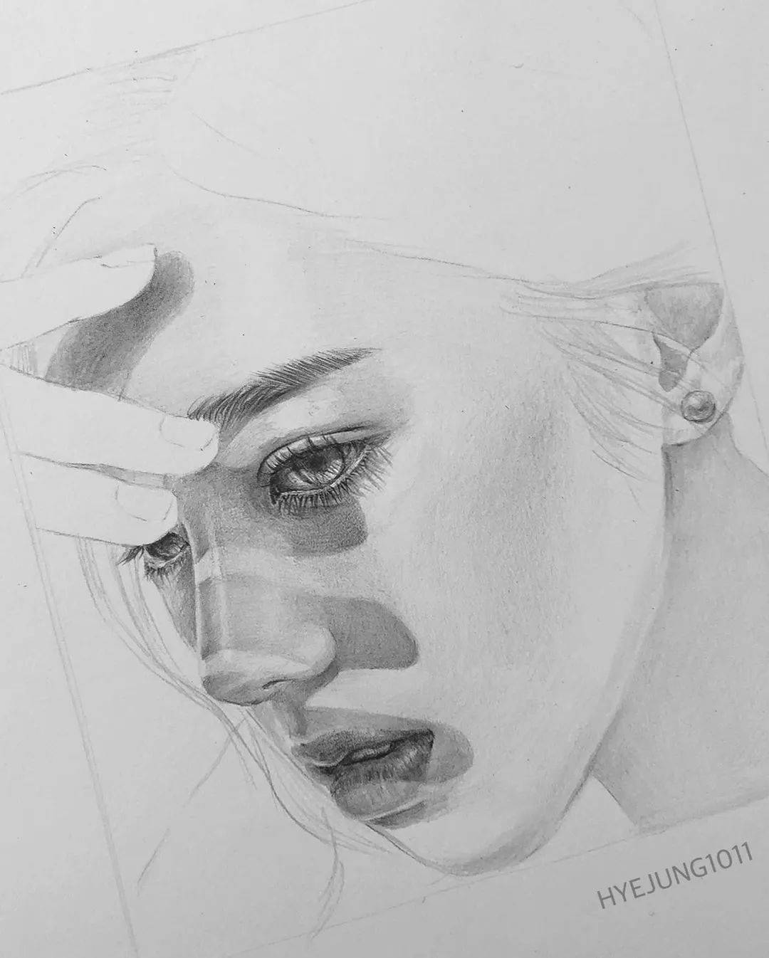 好撩人韩国美女画笔下的水彩素描lisa朴彩英在她笔下画活了
