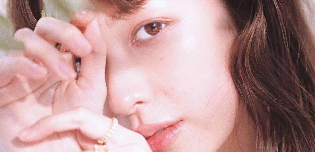 皮肤|可涂抹的“水光针”，一支8元相当于敷10片面膜，轻松抹出弹润少女肌！