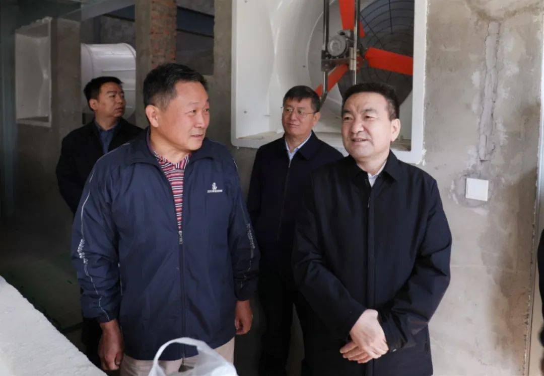 图文:区委书记王成国围绕统筹推进全区重点工作,就生猪养殖项目开展