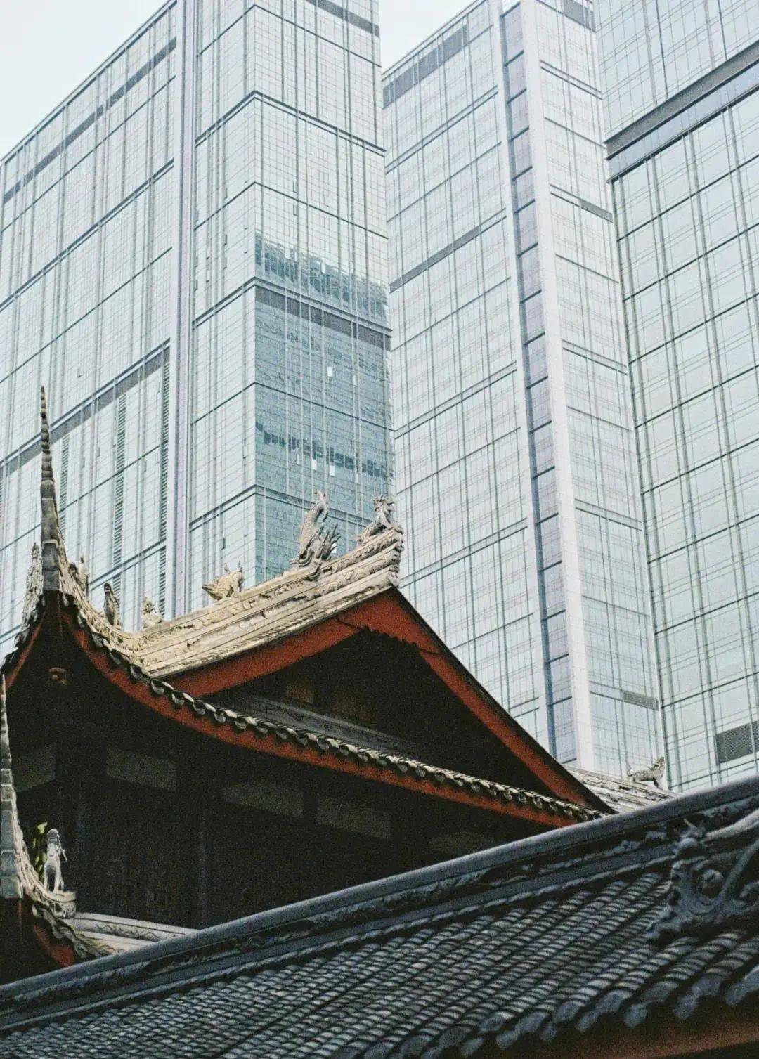 时尚|半个娱乐圈都来了！成都凭什么？