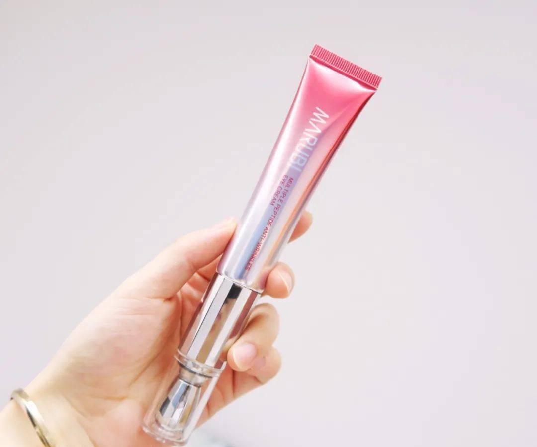 鱼尾纹|黑眼圈、肿眼泡、鱼尾纹，眼睛到底有多暴露年龄？