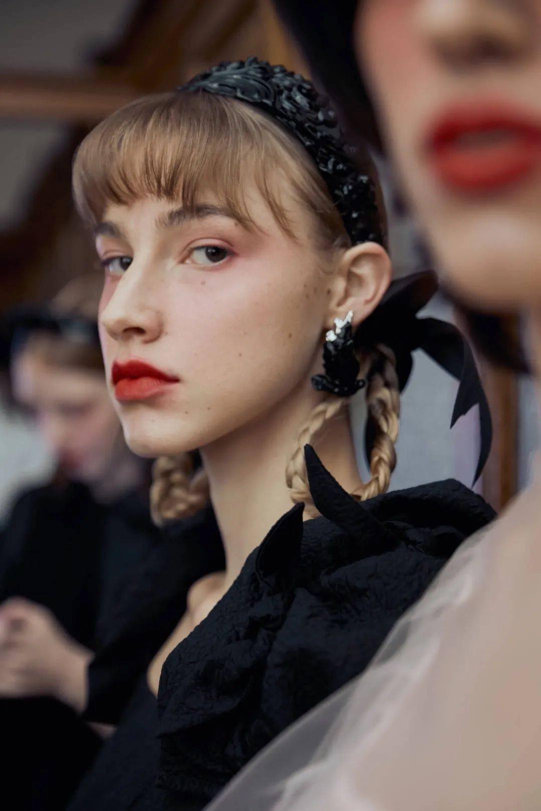 毛戈平|李佳琦推荐~热销4万+！能顾持妆10小时的神器究竟是什么？