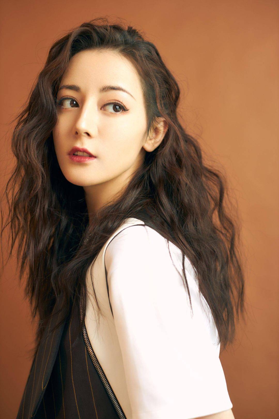 羊毛|撩个头发都风情万种？杨幂真是好港一女的！