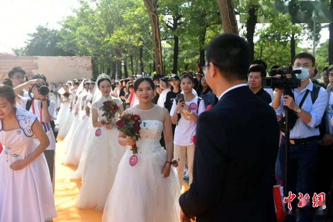 校园感婚纱 dd0c909e438d49adb961a1c683dd96ab.jpeg