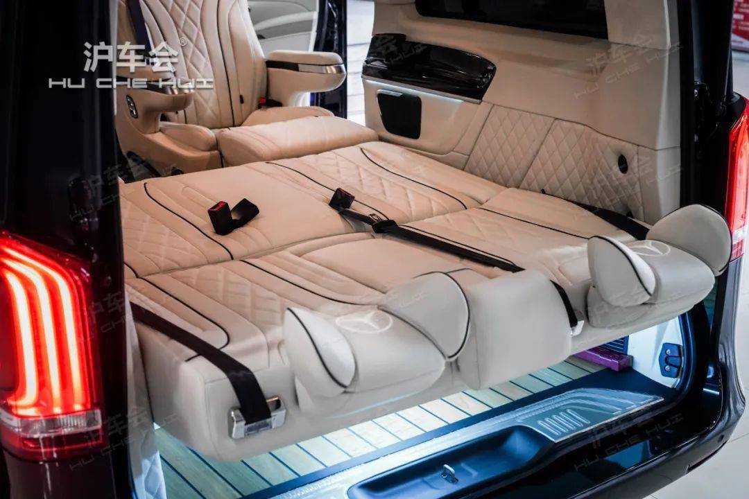 奔驰Benz V260升级 -中排航空座椅 后排沙发床 巴西柚木地板 Nappa皮包覆 铝合金踏板_搜狐汽车_搜狐网
