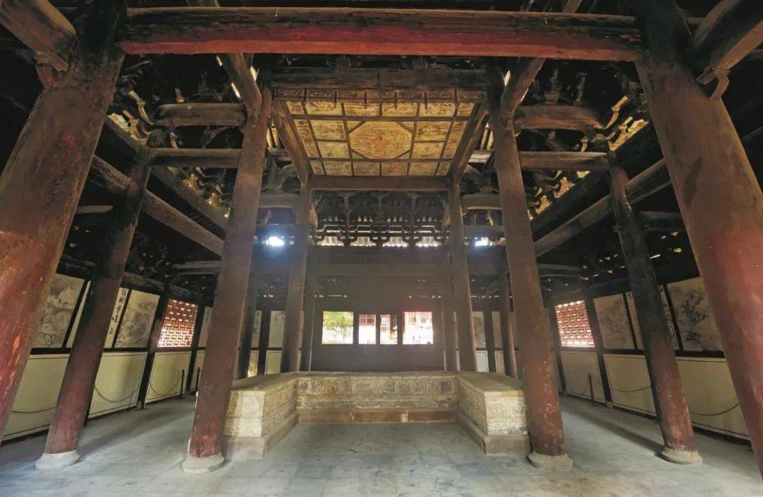 延福寺大殿内部倒凹形佛坛