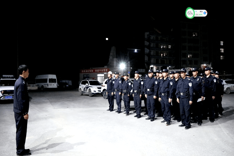 音乐现场的保安有多难 114f55dd1d1f4de487e55d37d2a8e2a2.png