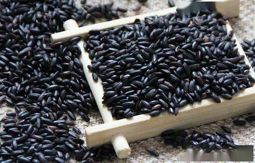 什么叫三白和三黑 2b0b6bd3543c43cab91c5d3f424c9df9.jpeg