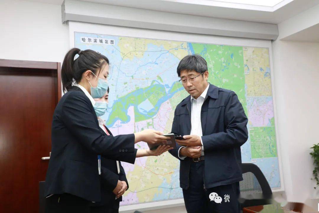 市委书记参加人口普查登记工作_普查人口登记表格图片(2)