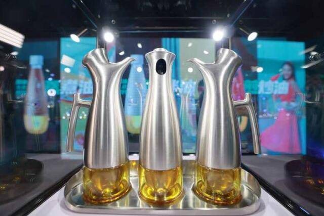 食用油|食用油使用进入3.0时代 新款烹饪油在穗发布