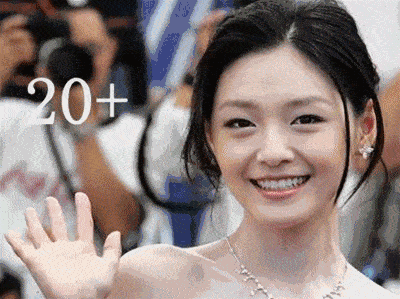 女神|#大S瘦了#再上热搜，素颜出镜，重回杉菜时代！女神美得气场十足！