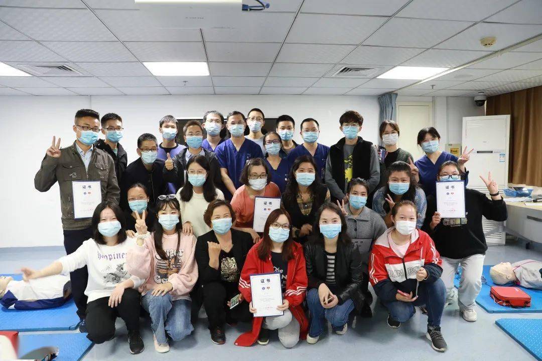 培训|100人名额600人抢！因为4年前的一名陌生男子，她来到浙二学本领…