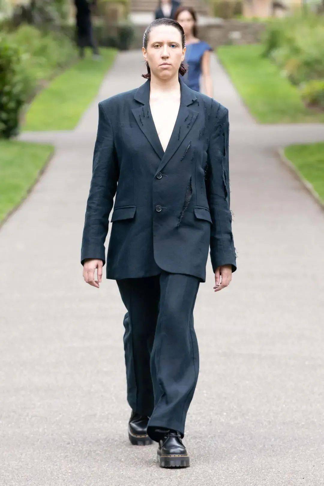 Art|来自“跨性别者”独特的穿衣方式，“我们不在乎时尚界想要什么，只想要做自己。