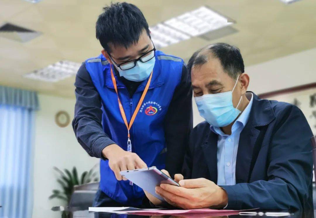 人口普查员是社工吗_社工上门人口调查(3)