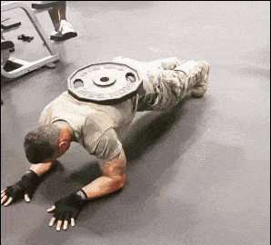 健身|美国大兵变态的肌肉训练，看完大写的服......