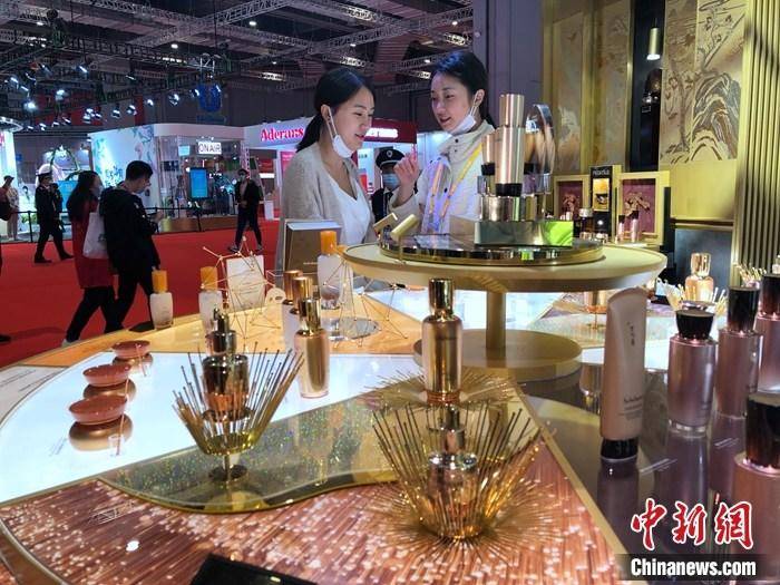 日子|进博观察：戴口罩的日子里，美妆企业还好吗？