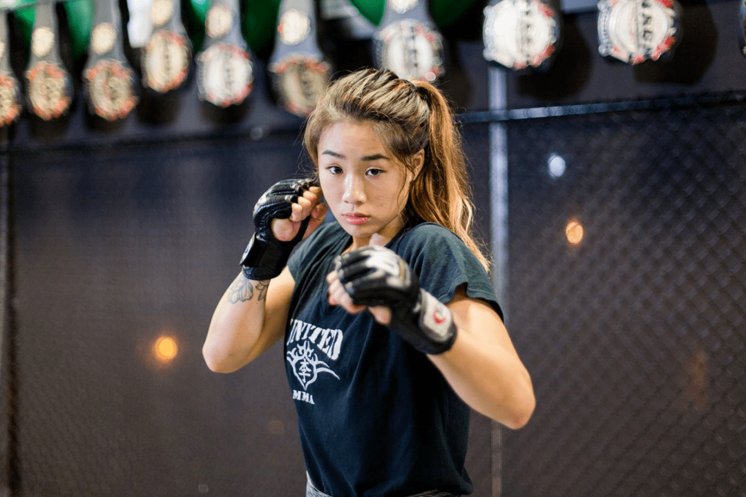 昔日中国mma女王归来,一拳ko对手!