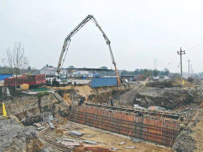 河津市的GDP_河津市某大官情人曝光(2)